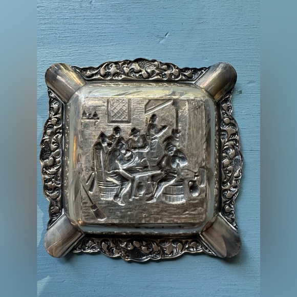 Antique Dutch Silver Heavy 3D Repousse Cigarette Ashtray Bar Scene Signed - Picture 3 of 4